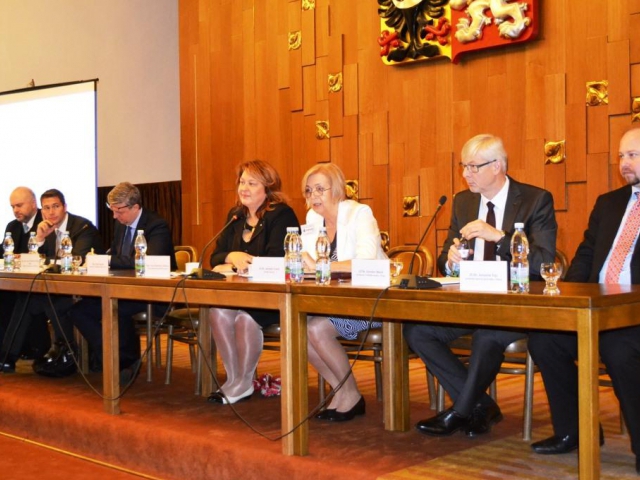 Zástupci podnikatelů i odborné veřejnosti diskutovali nad problematikou insolvenčních řízení, foto Hospodářská komora ČR