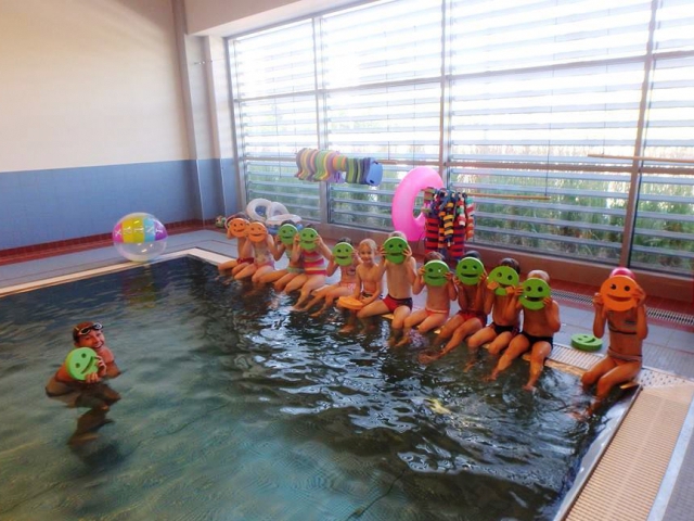 Naplánujte dětem prázdninový plavecký kemp
