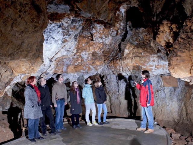 Hlavní sezóna zpřístupněných jeskyní odstartovala 25. března. Foto RNDr. Zajíček, Zbrašovské argonitové jeskyně