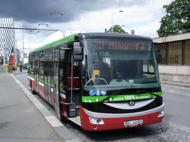 Elektrobus SOR je testován s cestujícími na linkách 163 a 213, foto DPP