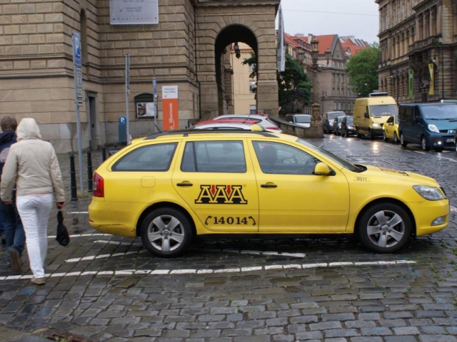 Letiště Praha vypsalo výběrové řízení na provozovatele taxislužby. Foto Praha Press