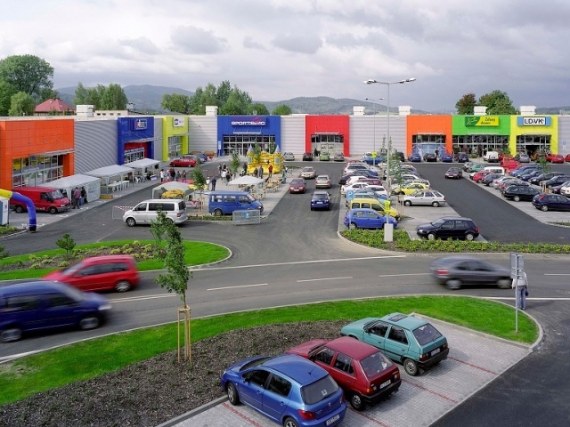 Český trh nákupních parků ovládají zahraniční firmy, foto Cushman & Wakefield