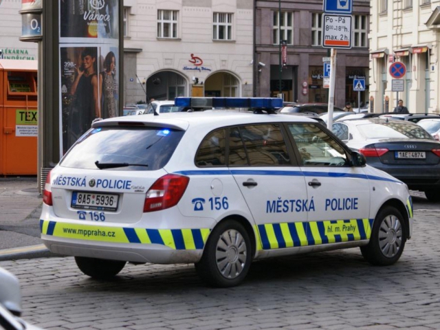 Od oznámení ztráty chlapce uběhlo 20 minut a byl nalezen strážníky. Foto Praha Press