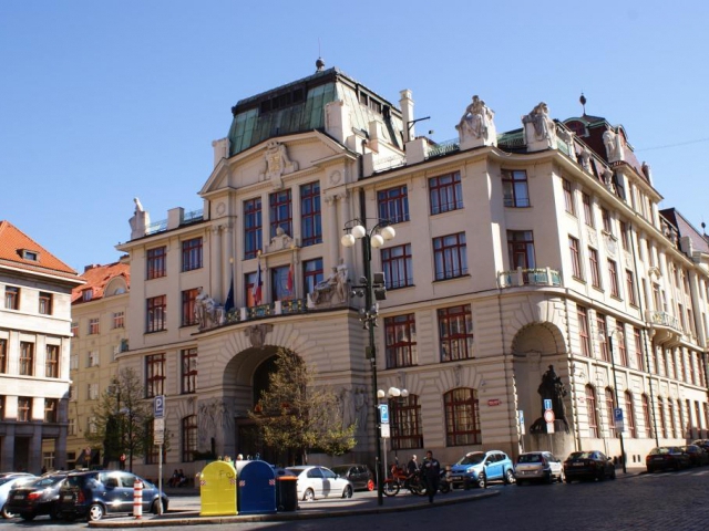 Pražští zastupitelé poskytli dotace Nemocnici Na Bulovce a Thomayerově nemocnici. Foto Praha Press