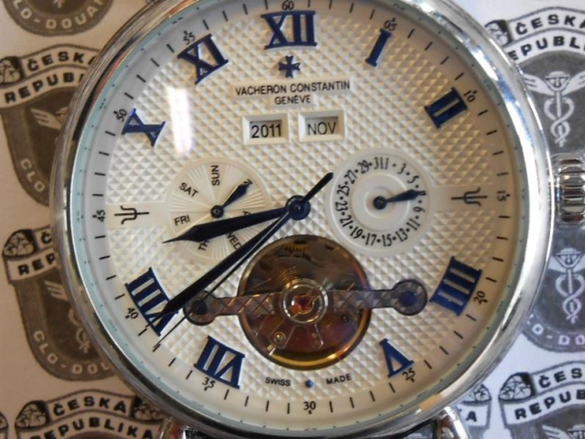 Zadrženy padělky luxusních hodinek za více než 57 miliónů, foto Celní úřad Praha Ruzyně