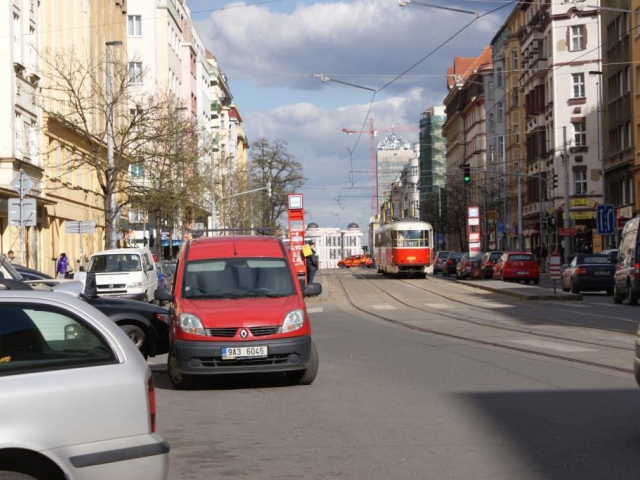 Praha vyčlenila půl miliardy na chodníkový program. Foto Praha Press