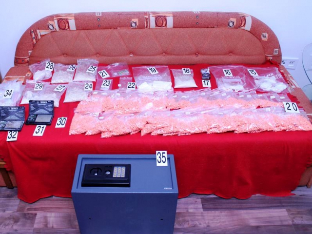 Byla rozkryta síť obchodníků s nelegálními drogami, foto: Policie ČR