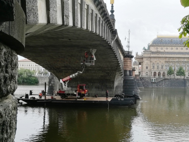 Diagnostické práce na mostě Legií si vyžádají první dopravní omezení, foto: TSK Praha