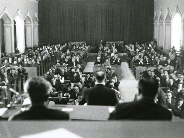 Před padesáti lety parlament schválil dočasný pobyt sovětských vojsk, foto: Parlament ČR