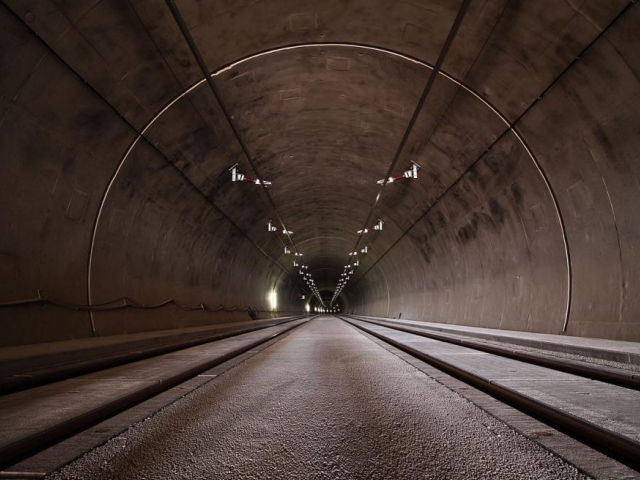 Trvají dopravní opatření ve Strahovském tunelu, ilustrační foto