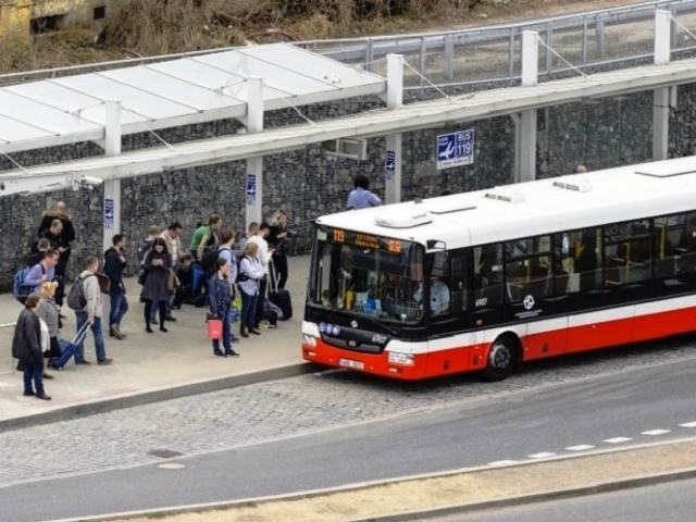 Letištní autobus 119 jede o víkendech dvakrát častěji, foto: DPP