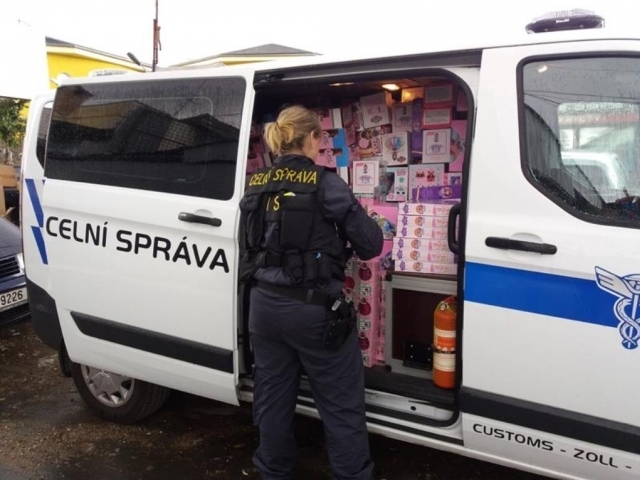 Tisíce padělaných hraček zadrželi pražští celníci, foto: Celní úřad pro hlavní město Prahu