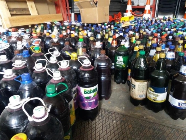 Dodávka do Irska se zásobami alkoholu nedojela, foto: Celní úřad pro hlavní město Prahu