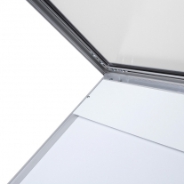 Menuboard s vitrínou - prostor pro logo